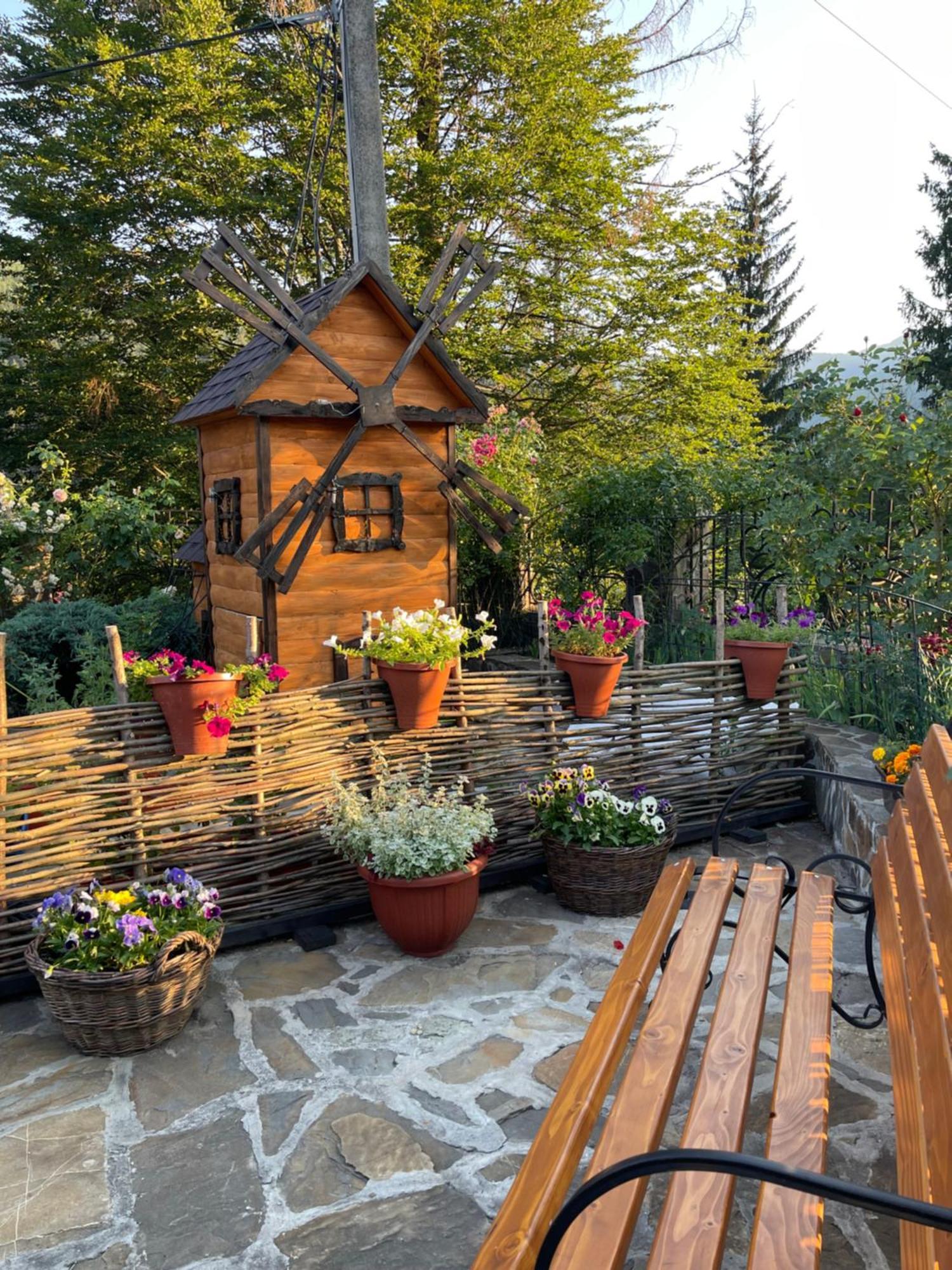 Світанкове Сяйво Vila Yaremche Exterior foto